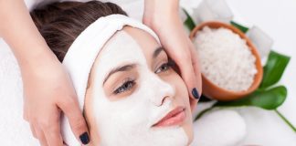 Güzellik ve kişisel bakım sektörünün hızla büyümesiyle birlikte bazı meslekler son yıllarda daha fazla ilgi görmeye başlamıştır. Bu mesleklerden biri de cilt bakım uzmanıdır. İnsanların cilt sağlığını korumak, cilt problemlerini azaltmak ve daha sağlıklı bir görünüm elde etmelerine yardımcı olmak için çalışan cilt bakım uzmanı, güzellik sektörünün önemli profesyonelleri arasında yer alır. Konulu bir haber görseli.