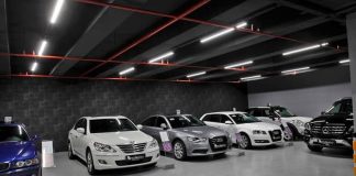 Otomotiv sektörü, ekonomik ve sosyal yaşamın en önemli parçalarından biridir. Bu sektördeki araç alım satım süreçlerinin düzenli ve güvenli şekilde yürütülmesini sağlayan kişilerden biri de galericilerdir. Galericiler, ikinci el araç piyasasında hem alıcı hem de satıcı arasında köprü kurarak işlemlerin sorunsuz ilerlemesine katkıda bulunur. Meslek, araç ticaretinin hem güvenli hem de şeffaf olmasını sağlamak açısından oldukça önemlidir. Konulu bir haber görseli.