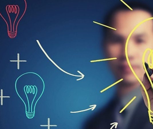 Günümüzde ekonomi ve iş dünyası, cesur ve yaratıcı fikirleri hayata geçiren girişimciler sayesinde şekilleniyor. Bir iş fikrini planlamak, geliştirmek ve hayata geçirmek için risk alan kişiler, iş dünyasında önemli bir rol oynar. Girişimciler, sadece kendi kazançlarını artırmakla kalmaz, aynı zamanda istihdam yaratır ve toplumsal kalkınmaya katkı sağlar. Konulu bir haber görseli.