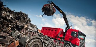 Günümüzde geri dönüşüm ve atık yönetimi giderek daha önemli hale gelirken bu sürecin en önemli aktörlerinden biri hurdacı olarak bilinen meslek grubudur. Metal, plastik, kağıt ve benzeri kullanılmayan materyallerin toplanarak yeniden ekonomiye kazandırılmasını sağlayan hurdacılar, hem çevreye hem de ekonomiye önemli katkılar sunar. Çoğu zaman göz ardı edilen bu meslek aslında geri dönüşüm sisteminin en temel parçalarından biridir. Konulu bir haber görseli.