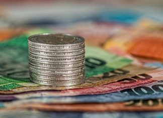 Ekonomik gelişmelerin hızla değiştiği günümüz dünyasında, piyasa dinamiklerini analiz eden ve ekonomik stratejiler geliştiren iktisatçı mesleği büyük önem taşır. Hem özel sektörde hem de kamu alanında kritik karar süreçlerine katkıda bulunan bu meslek, finansal ve ekonomik verileri yorumlama becerisi ile öne çıkar. Peki, iktisatçı kimdir, ne iş yapar ve ne kadar kazanır? İşte detaylı bir inceleme. Konulu bir haber görseli.