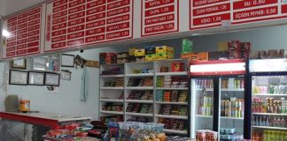 Okul, hastane ve kamu kurumlarının vazgeçilmez unsurlarından biri olan kantinci, günlük ihtiyaçların karşılandığı küçük satış noktalarını işleten kişidir. Öğrencilerden çalışanlara kadar geniş bir kitleye hitap eden bu meslek, hem hizmet hem de ticaret odaklı bir yapıya sahiptir. Özellikle eğitim kurumlarında faaliyet gösteren kantin işletmeciliği, düzenli müşteri potansiyeli sayesinde dikkat çeken bir iş alanıdır. Konulu bir haber görseli.