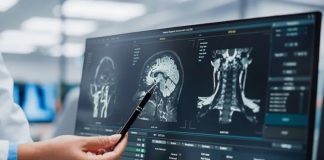 Sağlık alanının en hassas ve kritik branşlarından biri olan nöroşirürji uzmanı, beyin, omurilik ve sinir sistemi üzerinde cerrahi müdahaleler yapan doktordur. Bu uzmanlar, travmalar, tümörler, damar hastalıkları ve doğumsal anomaliler gibi ciddi nörolojik problemleri tedavi etmekle sorumludur. Nöroşirürji uzmanları, yüksek dikkat, bilgi ve el becerisi gerektiren operasyonları başarıyla yönetir ve hastaların yaşam kalitesini artırır. Konulu bir haber görseli.