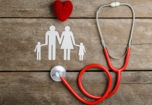 Sağlık Memuru Kimdir? Sağlık Memuru Ne Kadar Kazanır? Sağlık sistemi içerisinde önemli bir yere sahip olan sağlık memuru, toplum sağlığını koruma ve geliştirme amacıyla çalışan profesyonellerden biridir. Bir sağlık memuru, bireylerin sağlık hizmetlerine erişimini kolaylaştırır, hastalıkların önlenmesine yönelik çalışmalar yapar ve sağlık alanında bilinçlendirme faaliyetlerinde bulunur. Günümüzde sağlık hizmetlerinin yaygınlaşmasıyla birlikte sağlık memuruna olan ihtiyaç da giderek artmaktadır. Konulu bir haber görseli.