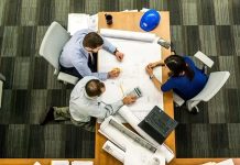 Kentlerin düzenli, yaşanabilir ve sürdürülebilir şekilde gelişmesini sağlayan şehir plancısı, modern yaşamın en önemli mesleklerinden biridir. Bir şehir plancısı, şehirlerin büyüme süreçlerini planlar, altyapı sistemlerini düzenler ve yaşam kalitesini artıracak projeler geliştirir. Hızla artan nüfus ve kentleşme, şehir plancısı mesleğinin önemini her geçen gün daha da artırmaktadır. Konulu bir haber görseli.