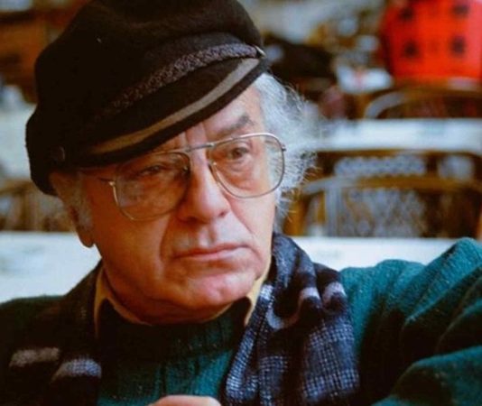 Edebiyat dünyasının en duygusal ve sanatsal alanlarından biri olan şiir yazarı, duygu, düşünce ve hayalleri estetik bir dil ile ifade eden kişidir. Bir şiir yazarı, kelimeleri yalnızca anlam aktarmak için değil, aynı zamanda duygu uyandırmak ve okuyucuda derin izler bırakmak için kullanır. Tarih boyunca şiir yazarı, toplumların kültürel ve sanatsal gelişiminde önemli bir rol oynamıştır. Konulu bir haber görseli.