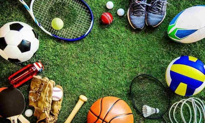 Sporcu Kimdir Sporcu Ne Kadar Kazanır Fiziksel performansını belirli bir branşta geliştiren ve bu alanda profesyonel ya da amatör olarak faaliyet gösteren kişi sporcu olarak tanımlanır. Günümüzde sporcu, sadece fiziksel güçle değil aynı zamanda disiplin, strateji ve mental dayanıklılıkla da ön plana çıkar. Sporun giderek daha profesyonel bir hale gelmesiyle birlikte sporcu kavramı da genişlemiş ve farklı branşlarda uzmanlaşmış bireyleri kapsar hale gelmiştir. Konulu bir haber görseli.