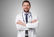 Sağlık sektörünün en önemli ve saygın mesleklerinden biri olan tıp doktoru, insanların yaşam kalitesini artırmak ve hastalıkları tedavi etmek amacıyla çalışan profesyonellerdir. İnsan hayatına doğrudan dokunan bu meslek, yalnızca teknik bilgi değil aynı zamanda büyük bir sorumluluk ve özveri gerektirir. Günümüzde artan sağlık ihtiyaçları, doktorlara olan talebi her geçen gün daha da artırmaktadır. Konulu bir haber görseli.