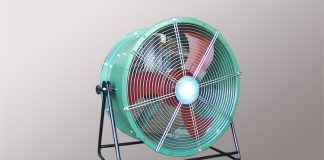 Sanayi tesislerinden büyük üretim alanlarına kadar birçok sektörde kullanılan havalandırma sistemleri, çalışma ortamının sağlıklı ve güvenli olmasını sağlar. Bu sistemlerin düzenli şekilde çalışmasını sağlayan kişi ise vantilatör operatörü olarak adlandırılır. Özellikle yoğun üretim yapılan alanlarda hava sirkülasyonu büyük önem taşıdığı için bu meslek, işletmeler açısından kritik bir role sahiptir. Konulu bir haber görseli.