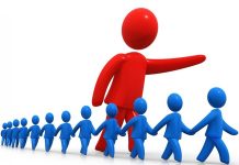 Yönetici Kimdir? Yönetici Ne Kadar Kazanır? Yönetici, bir kurum, işletme ya da organizasyon içerisinde belirli hedeflere ulaşmak için ekipleri yönlendiren, planlama yapan ve süreçleri organize eden kişidir. Günümüz iş dünyasında rekabetin artmasıyla birlikte Yönetici rolü daha da kritik hale gelmiştir. Kurumların başarısı büyük ölçüde doğru yönetim anlayışına bağlı olduğu için bu pozisyon stratejik bir öneme sahiptir. Konulu bir haber görseli.