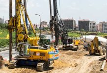 İnşaat sektörünün en kritik aşamalarından biri olan zemin analizi, yapıların güvenli ve sağlam bir şekilde inşa edilmesi için büyük önem taşır. Bu alanda görev yapan zemin etüdü uzmanı, yapılaşma öncesinde arazinin özelliklerini inceleyerek olası riskleri belirleyen profesyoneldir. Özellikle deprem riski yüksek bölgelerde bu meslek hayati bir rol üstlenmektedir. Konulu bir haber görseli.